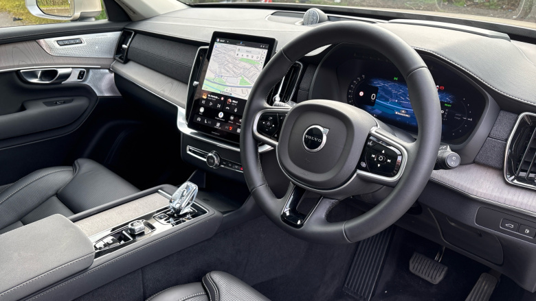 Volvo XC90 2.0 T8 PHEV Ultra Dark 5dr AWD Geartronic Estate